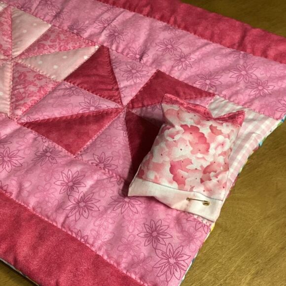NWOT. Hand Crafted Reversible Doll/Stuffed Animal Quilt with Pillow Set - Picture 3 of 6